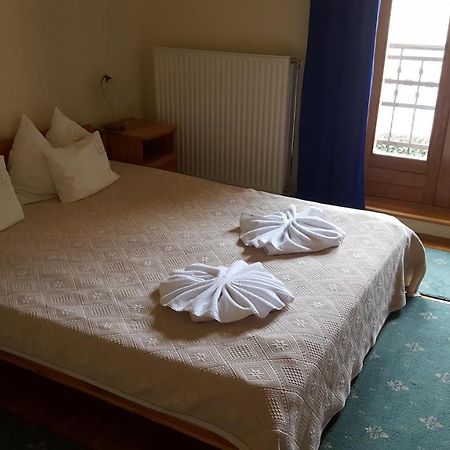 Laetitia Panzio Bed & Breakfast Kaposvár Exterior foto
