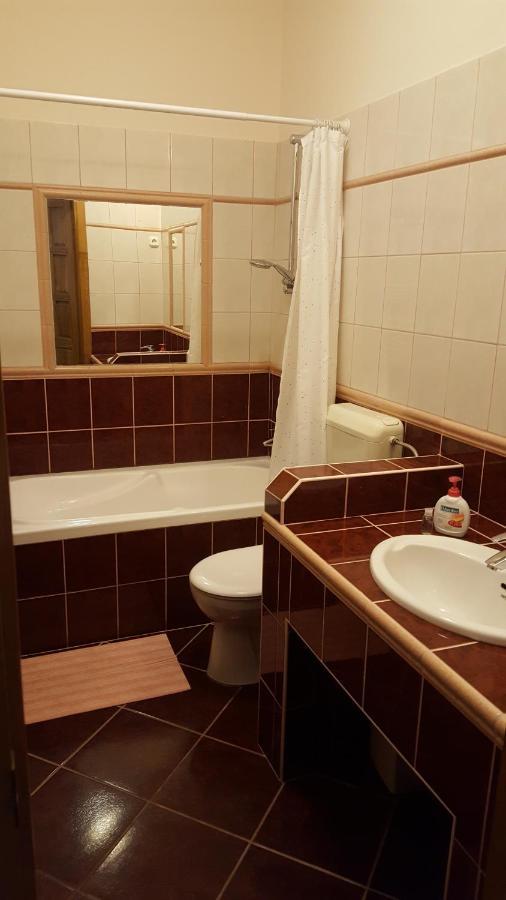 Laetitia Panzio Bed & Breakfast Kaposvár Exterior foto