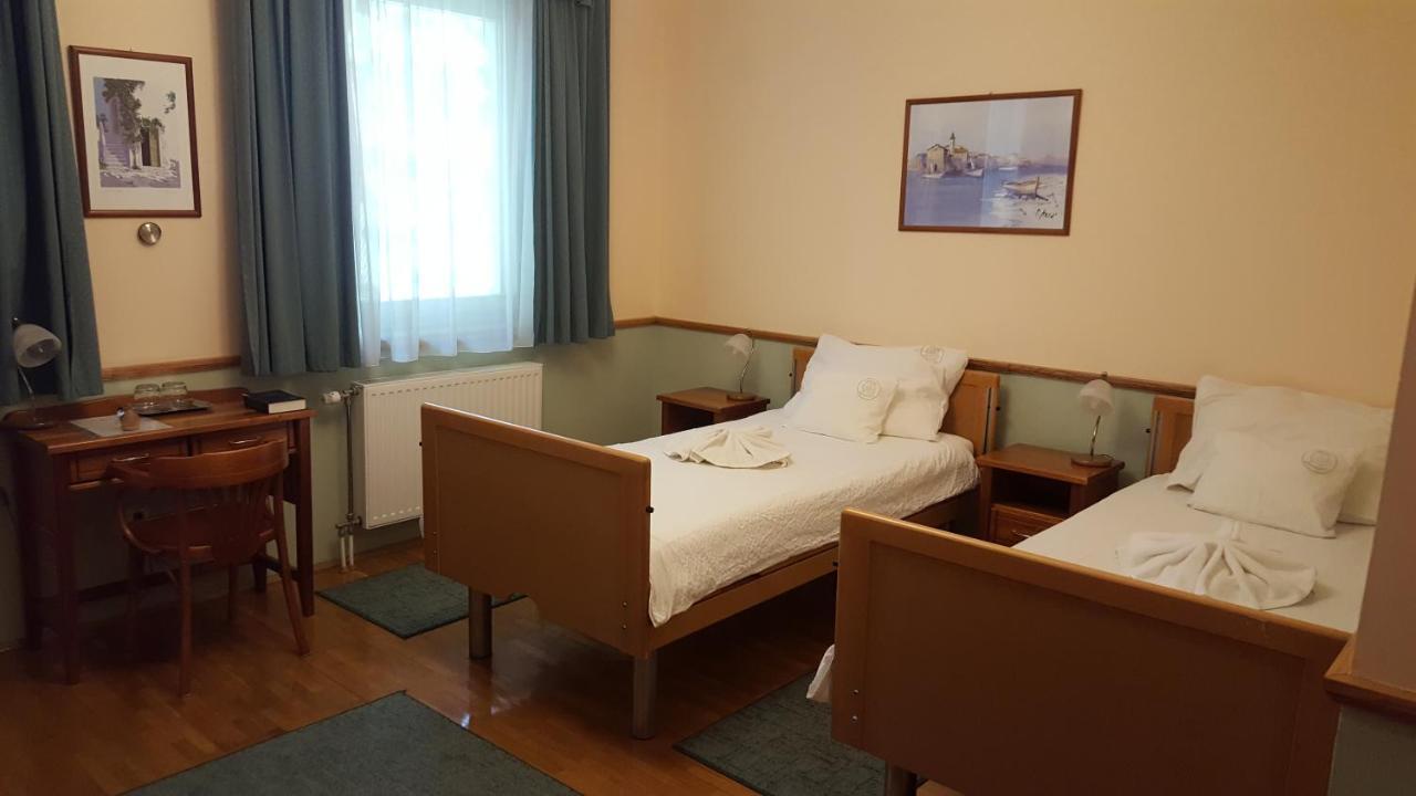 Laetitia Panzio Bed & Breakfast Kaposvár Exterior foto
