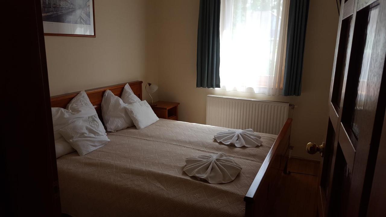 Laetitia Panzio Bed & Breakfast Kaposvár Exterior foto