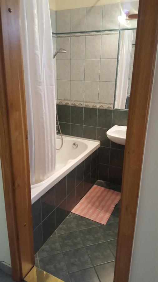 Laetitia Panzio Bed & Breakfast Kaposvár Exterior foto